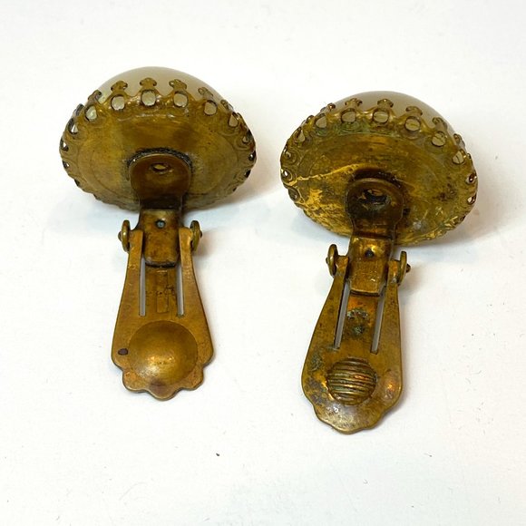 Vintage 1960s Clip ons Earrings Half Sphere Cream Coloured Stone Gold Tone - Picture 6 of 6